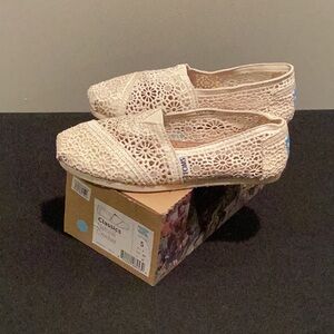 Toms Classics natural crochet size 5